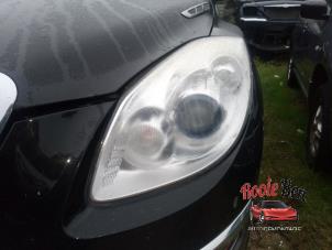 Używane Reflektor lewy Buick Enclave 3.6 V6 24V Cena na żądanie oferowane przez Rooie Ben autodemontage
