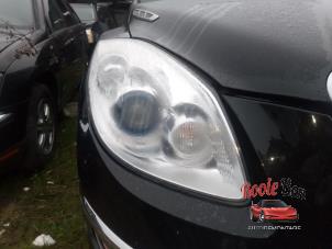 Used Headlight, right Buick Enclave 3.6 V6 24V Price on request offered by Rooie Ben autodemontage