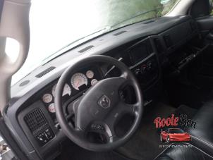 Używane Zestaw poduszki powietrznej Dodge Ram 3500 Standard Cab (DR/DH/D1/DC/DM) 4.7 V8 1500 4x2 Cena na żądanie oferowane przez Rooie Ben autodemontage