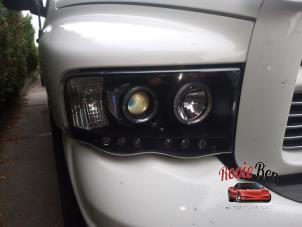 Used Headlight, right Dodge Ram 3500 Standard Cab (DR/DH/D1/DC/DM) 4.7 V8 1500 4x2 Price on request offered by Rooie Ben autodemontage