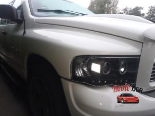 Used Front wing, right Dodge Ram 3500 Standard Cab (DR/DH/D1/DC/DM) 4.7 V8 1500 4x2 Price on request offered by Rooie Ben autodemontage