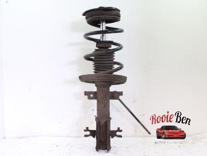 Used Front shock absorber rod, left Renault Laguna III Estate (KT) 1.5 dCi 110 FAP Price on request offered by Rooie Ben autodemontage