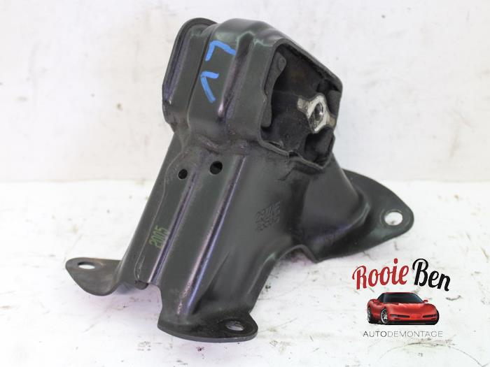 Usagé Support moteur Jeep Grand Cherokee (WH/WK) 3.7i 4x2 Prix € 25,00 Règlement à la marge proposé par Rooie Ben autodemontage