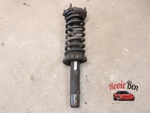 Used Front shock absorber rod, right Jeep Grand Cherokee (WH/WK) 3.7i 4x2 Price on request offered by Rooie Ben autodemontage
