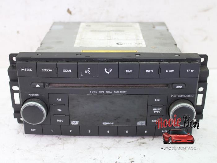 Używane Radioodtwarzacz CD Dodge Nitro 2.8 CRD 16V 4x4 Cena € 50,00 Procedura marży oferowane przez Rooie Ben autodemontage