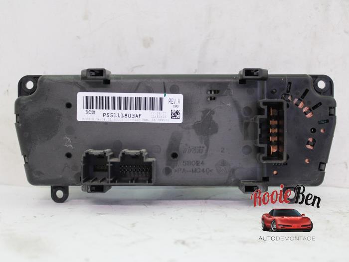 Panel de control de calefacción de un Dodge Nitro 2.8 CRD 16V 4x4 2008