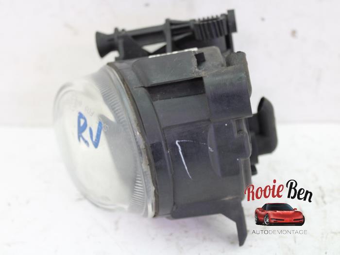 Fog light, front right from a Audi A1 (8X1/8XK) 1.2 TFSI 2013
