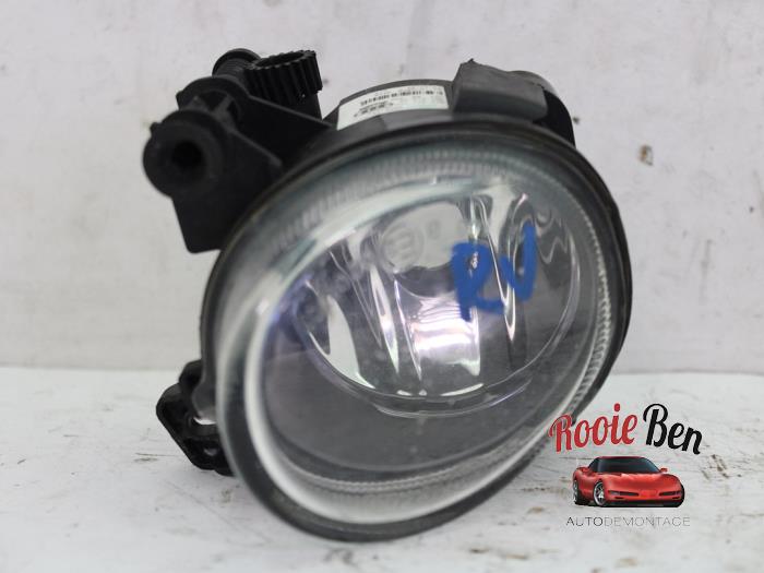 Fog light, front right from a Audi A1 (8X1/8XK) 1.2 TFSI 2013