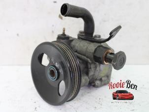 Used Power steering pump Kia Sorento I (JC) 3.5 V6 24V Price on request offered by Rooie Ben autodemontage