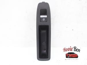 Used Electric window switch Renault Clio V (RJAB) 1.0 TCe 100 12V Price on request offered by Rooie Ben autodemontage
