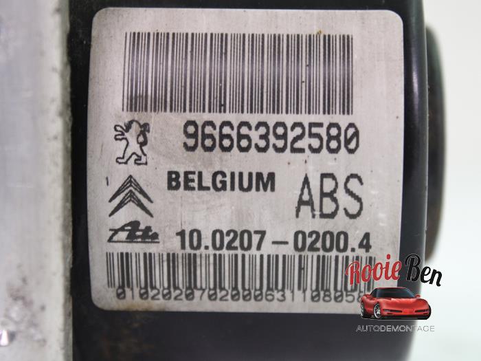 ABS Pumpe van een Citroën C3 (SC) 1.6 HDi 92 2011