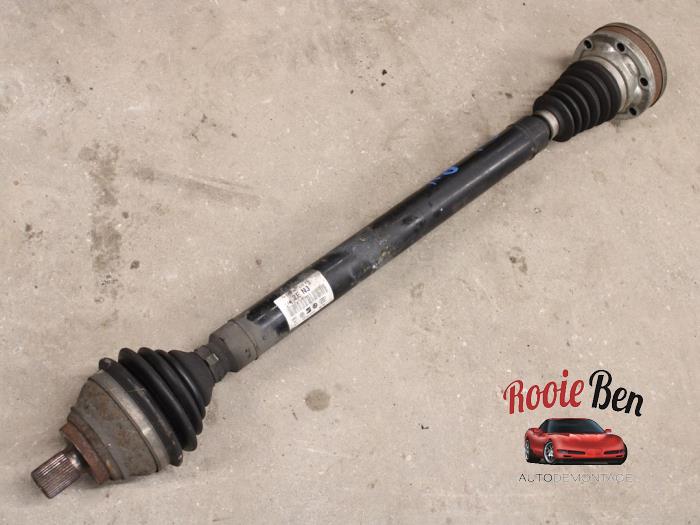 Front drive shaft, right from a Volkswagen Passat Variant (3C5) 2.0 TDI 16V 135 2010