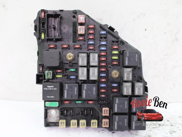 Fuse box Cadillac CTS I 3.2 V6 24V P25743733 OEM