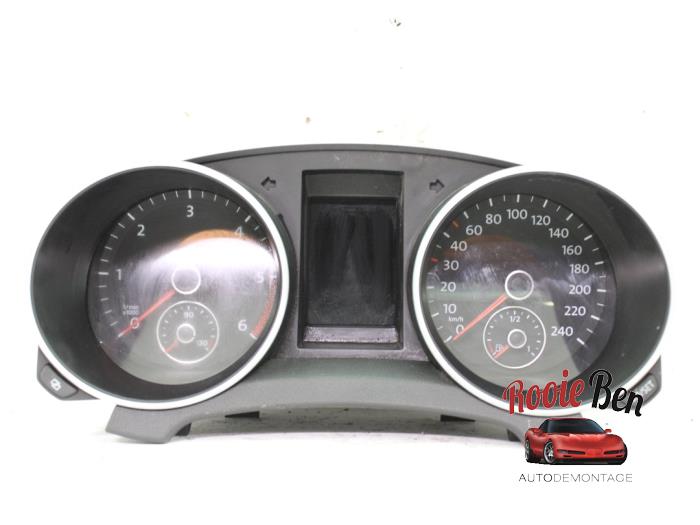 Odometer KM from a Volkswagen Golf VI (5K1) 1.6 TDI 16V 2012