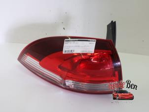 Used Taillight, left Renault Clio IV Estate/Grandtour (7R) 0.9 Energy TCE 90 12V Price on request offered by Rooie Ben autodemontage