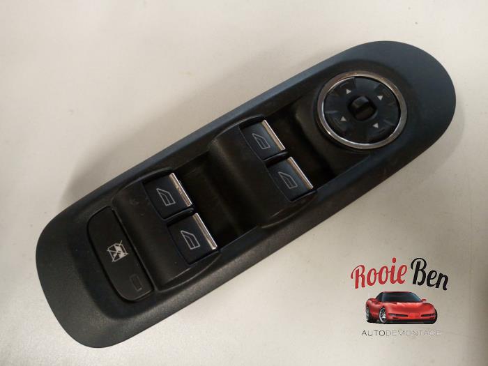 Używane Przelacznik combi okienny Ford Mondeo IV Wagon 2.0 16V Cena € 30,00 Procedura marży oferowane przez Rooie Ben autodemontage