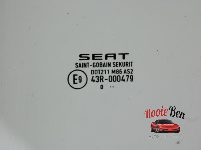 Türscheibe 2-türig links van een Seat Ibiza IV (6J5) 1.2 12V 2011