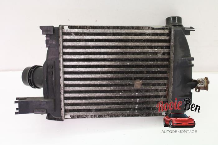 Usados Intercooler Renault Clio IV Estate/Grandtour (7R) 0.9 Energy TCE 90 12V Precio € 50,00 Norma de margen ofrecido por Rooie Ben autodemontage