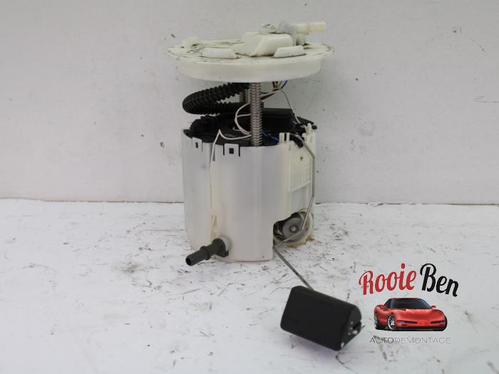 Usagé Pompe à carburant Chevrolet Camaro 6.2 V8 SS Prix € 150,00 Règlement à la marge proposé par Rooie Ben autodemontage