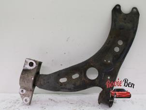 Usados Brazo portante izquierda delante Volkswagen Scirocco (137/13AD) 1.4 TSI 160 16V Precio € 20,00 Norma de margen ofrecido por Rooie Ben autodemontage