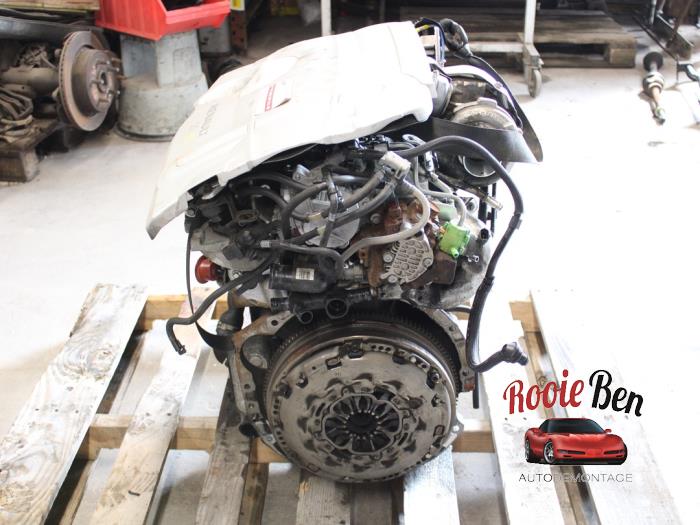 Engine from a Renault Laguna III Estate (KT) 2.0 dCi 16V 150 2010