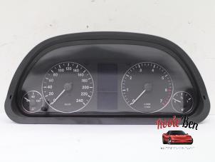 Used Odometer KM Mercedes A (W169) 1.5 A-150 Price € 40,00 Margin scheme offered by Rooie Ben autodemontage