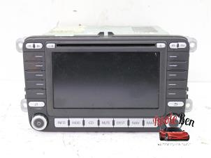 Used Radio CD player Volkswagen Eos (1F7/F8) 2.0 FSI 16V Price on request offered by Rooie Ben autodemontage