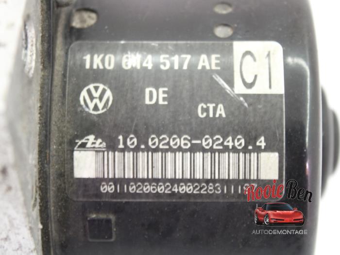 ABS pump from a Volkswagen Eos (1F7/F8) 2.0 FSI 16V 2008