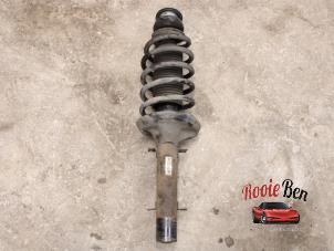 Used Front shock absorber rod, right Volkswagen New Beetle (9C1/9G1) 2.0 Price € 30,00 Margin scheme offered by Rooie Ben autodemontage