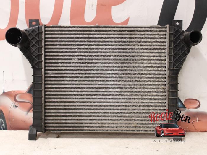 Usagé Intercooler Dodge Nitro 2.8 CRD 16V 4x4 Prix € 100,00 Règlement à la marge proposé par Rooie Ben autodemontage