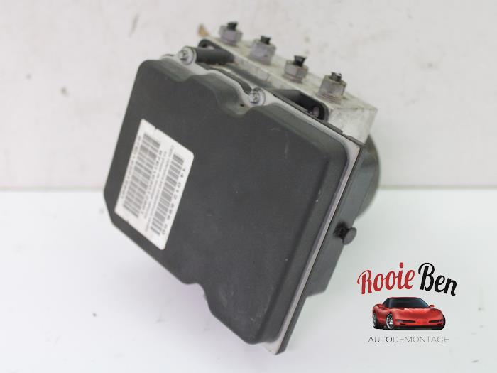 Begagnade ABS-pump Peugeot 807 2.0 HDi 16V 136 FAP Pris € 50,00 Marginaltabell erbjuds av Rooie Ben autodemontage