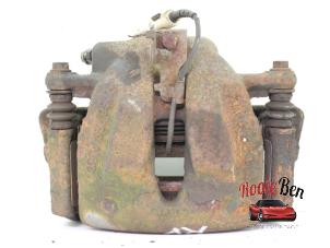 Used Front brake calliper, right Peugeot 807 2.0 HDi 16V 136 FAP Price € 35,00 Margin scheme offered by Rooie Ben autodemontage