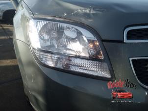Used Headlight, right Chevrolet Orlando (YYM/YYW) 1.8 16V VVT Bifuel Price on request offered by Rooie Ben autodemontage