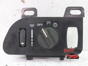 Usados Interruptor de luz Chevrolet Camaro Convertible 3.4 V6 Precio de solicitud ofrecido por Rooie Ben autodemontage