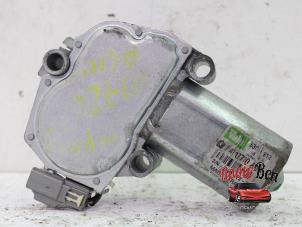 Used Rear wiper motor Chrysler Voyager/Grand Voyager (RG) 2.4 16V Price on request offered by Rooie Ben autodemontage