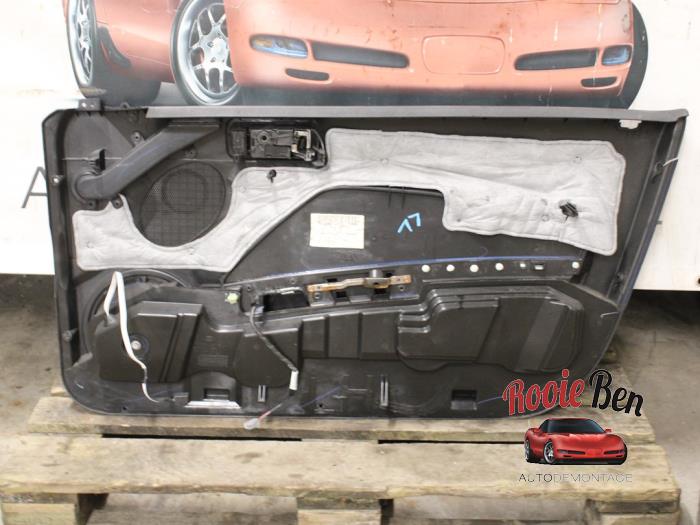 Tapicerka drzwi lewych wersja 2-drzwiowa z Ford (USA) Mustang V 5.0 GT V8 32V 2012