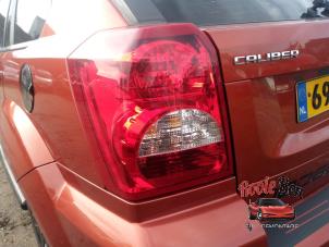 Usagé Feu arrière gauche Dodge Caliber 1.8 16V Prix sur demande proposé par Rooie Ben autodemontage