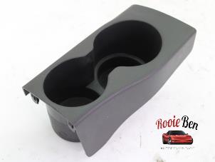 Used Cup holder Nissan Qashqai (J10) 1.6 16V Price on request offered by Rooie Ben autodemontage