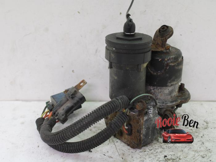 Luftpump (fjädring) från en Chevrolet Trans Sport 3.4 V6 2001