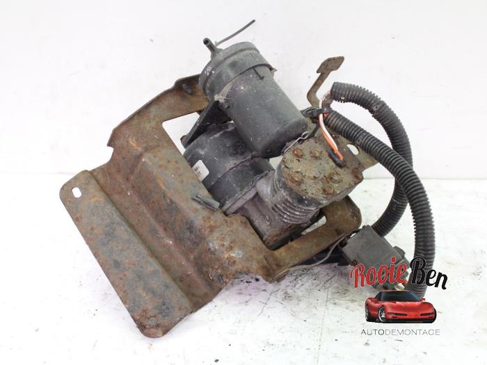 Luftpump (fjädring) från en Chevrolet Trans Sport 3.4 V6 AWD 2001