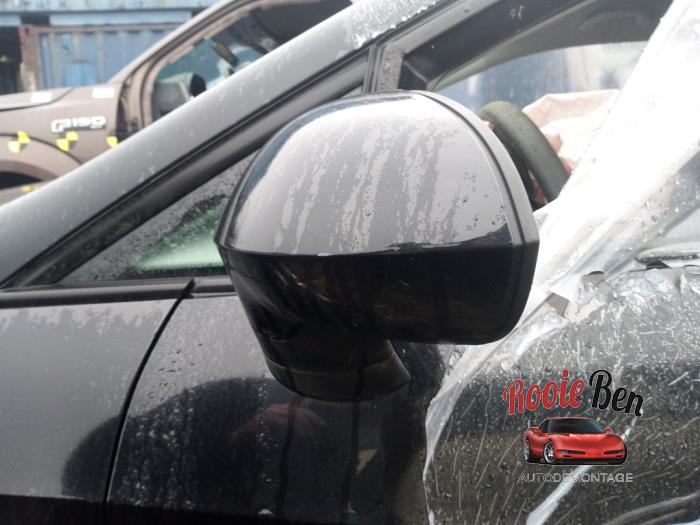 Außenspiegel links van een Seat Ibiza IV SC (6J1) 1.2 TDI Ecomotive 2012