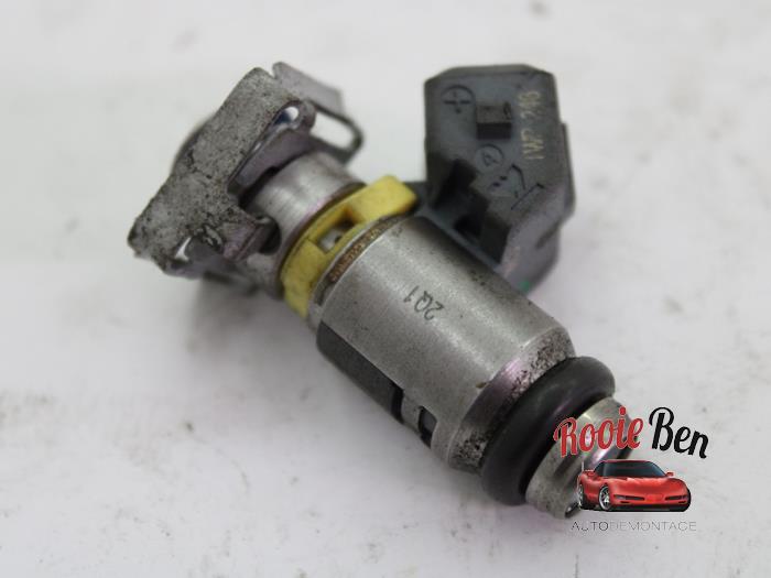 Injector (petrol injection) from a Jeep Compass (MP) 1.4 Multi Air2 16V 4x4 2019