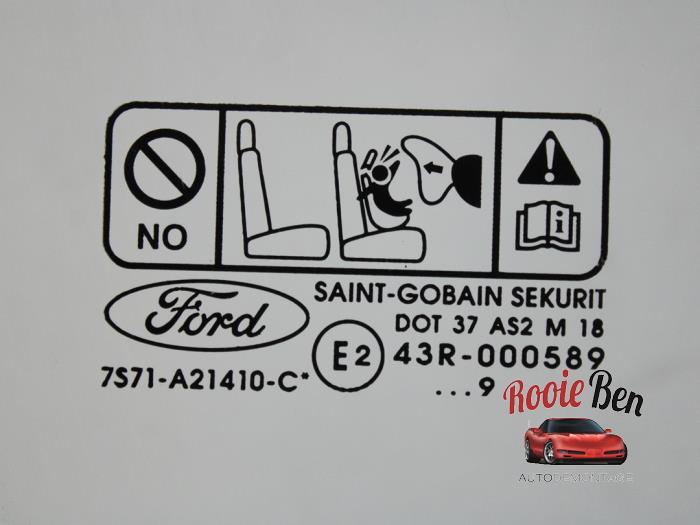 Szyba drzwi prawych przednich wersja 4-drzwiowa z Ford Mondeo IV Wagon 2.0 16V 2009