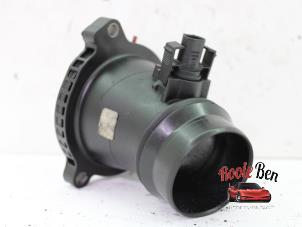 Engine temperature sensor from a Mercedes-Benz A (W176) 2.2 A-220 d 16V 2017