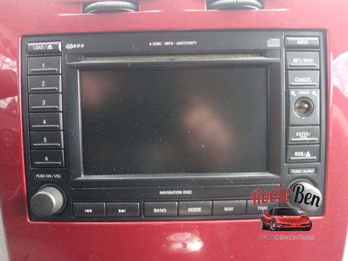 Używane Radio Dodge Caliber 2.0 16V Cena na żądanie oferowane przez Rooie Ben autodemontage
