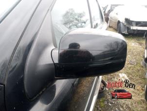 Gebrauchte Außenspiegel links Kia Sorento I (JC) 3.5 V6 24V Preis auf Anfrage angeboten von Rooie Ben autodemontage