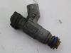 Injector (petrol injection) from a Chrysler Voyager/Grand Voyager (RG), 2000 / 2008 2.4 16V, MPV, Petrol, 2.429cc, 108kW (147pk), EDZ, 2001-02 / 2004-03 2003