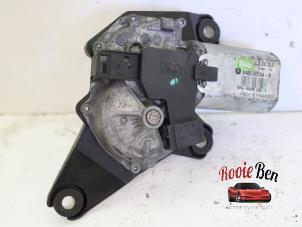 Used Rear wiper motor Chrysler Voyager/Grand Voyager (RG) 2.5 CRD 16V Price on request offered by Rooie Ben autodemontage