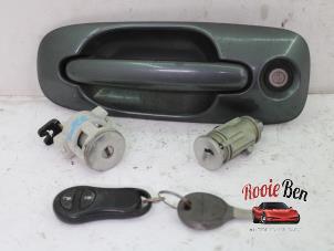 Used Set of locks Chrysler Voyager/Grand Voyager (RG) 2.4 16V Price on request offered by Rooie Ben autodemontage