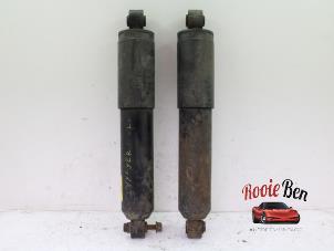 Used Shock absorber kit Chrysler Voyager/Grand Voyager (RG) 2.8 CRD 16V Grand Voyager Price on request offered by Rooie Ben autodemontage